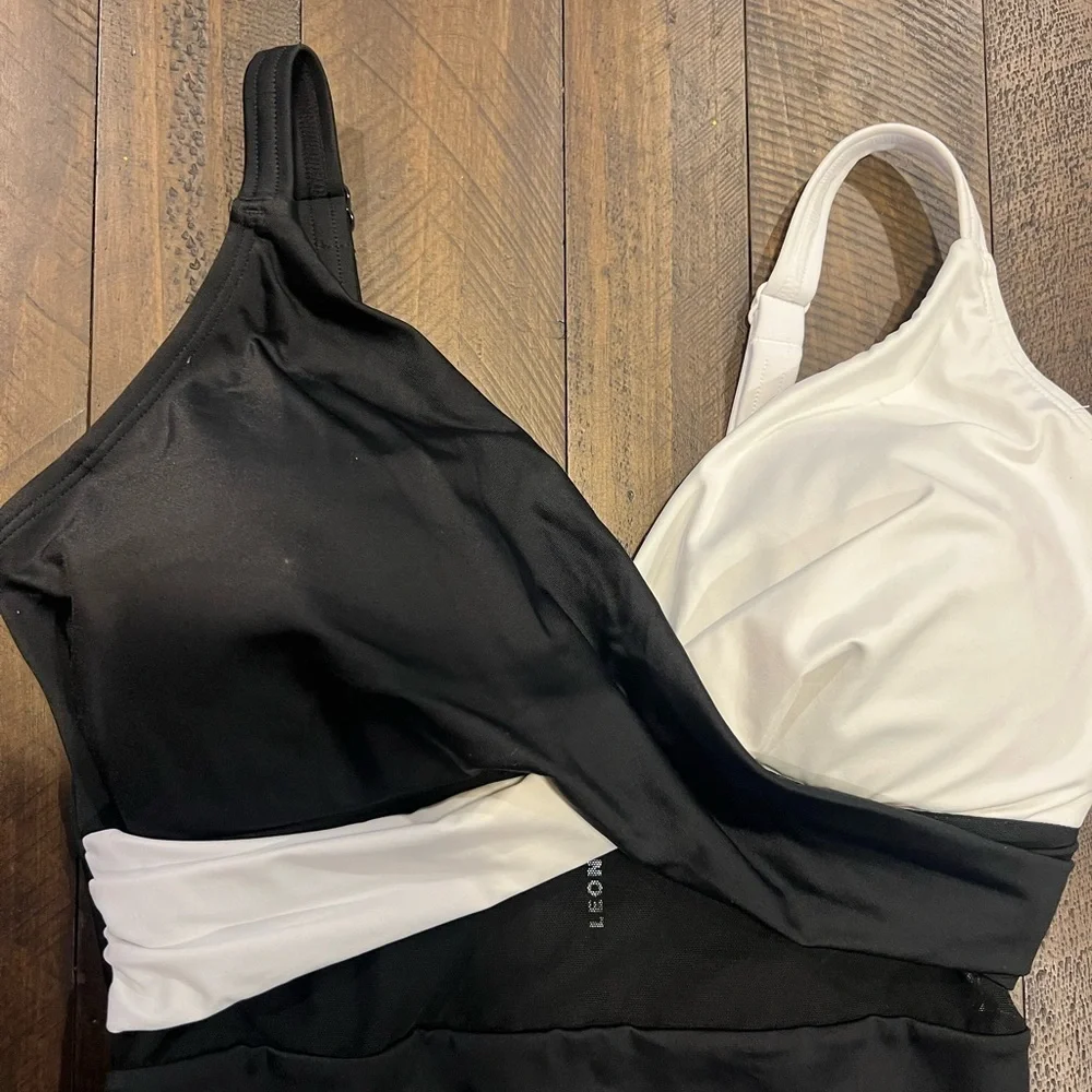 LEONISA One Piece Swimsuit with Slimming Compression - Picture 5 of 11